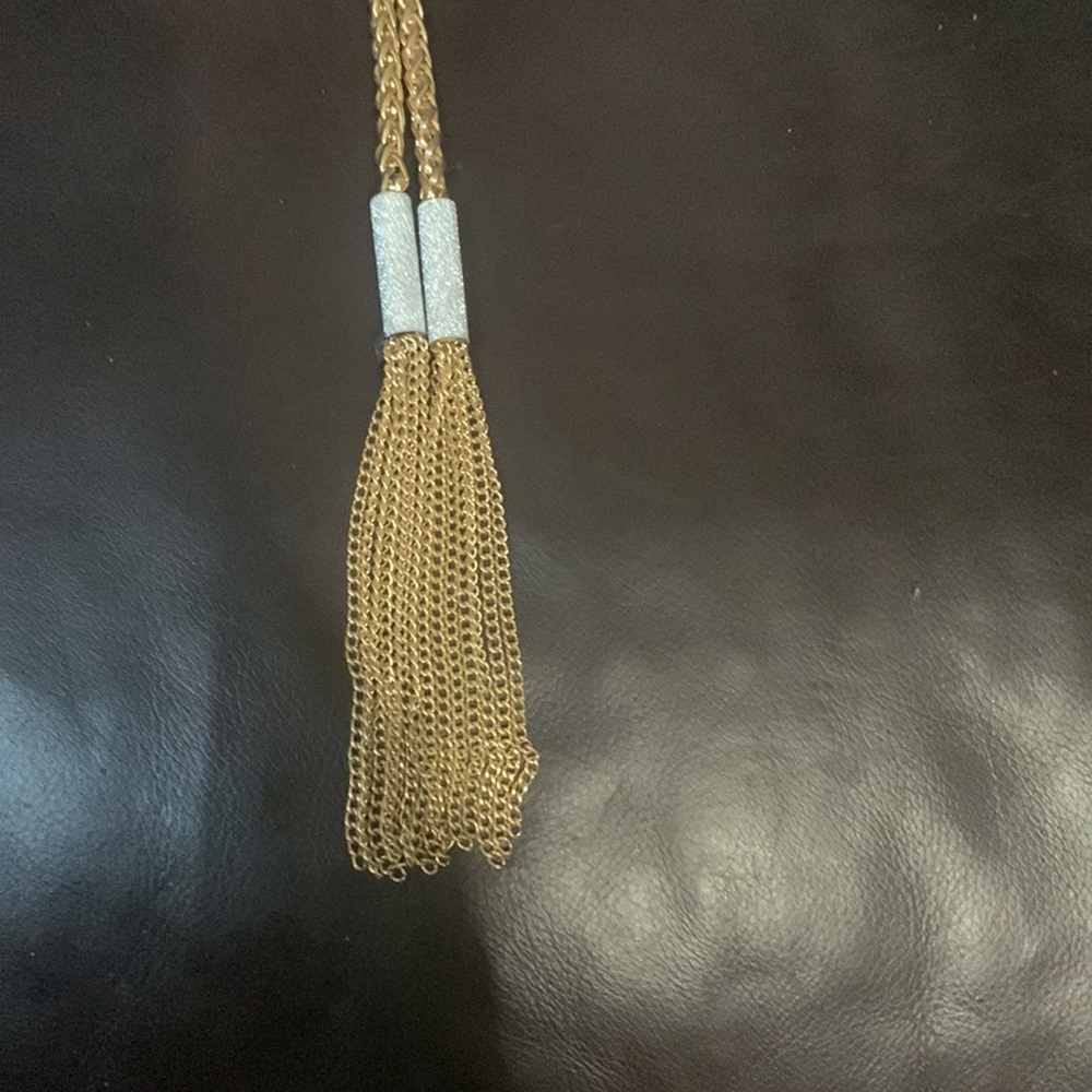 Ellen Tracy gold color necklace. 22 inch